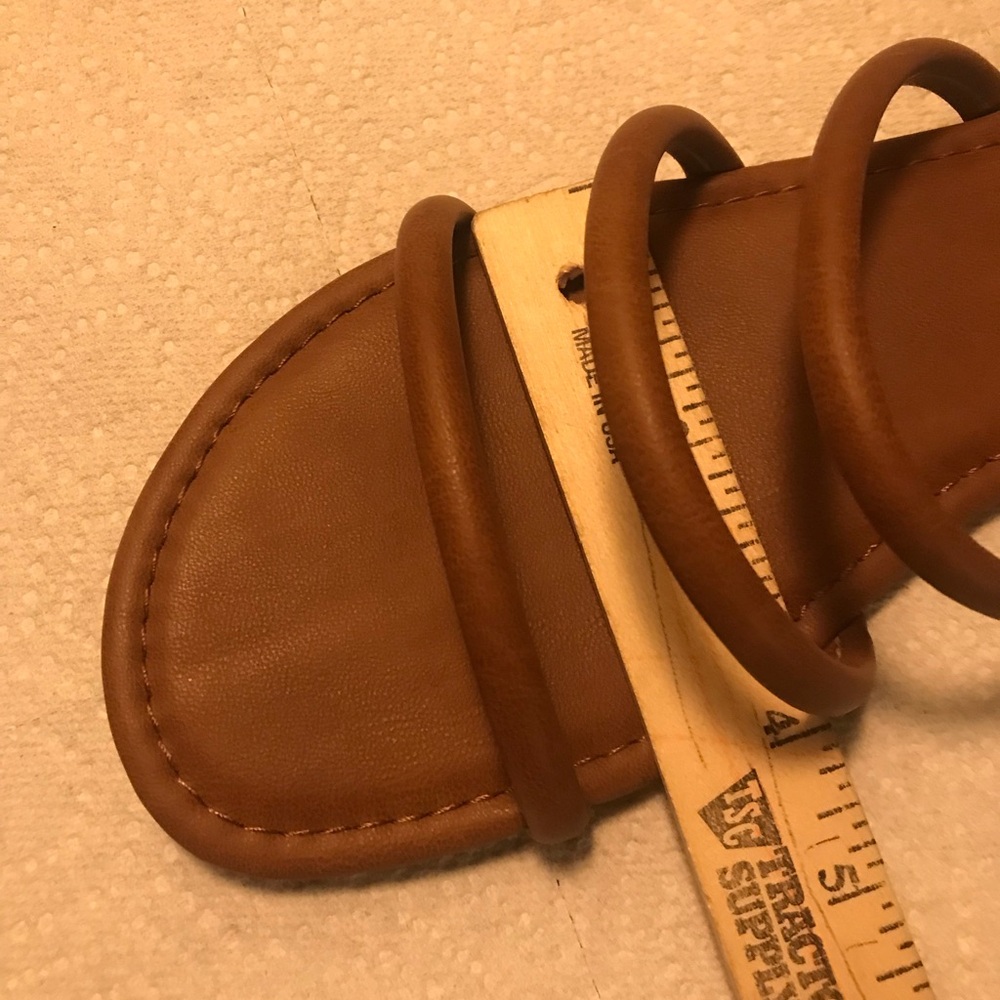 Melrose Ave sandal size 12 Brown Three Strap, 100% Vegan. Barely Worn Like New - Picture 7 of 8